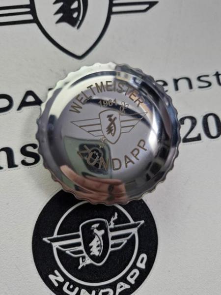 Zündapp Tankdeckel Edelstahl 40 mm 432-20.610 Weltmeister Schriftzug gelasert