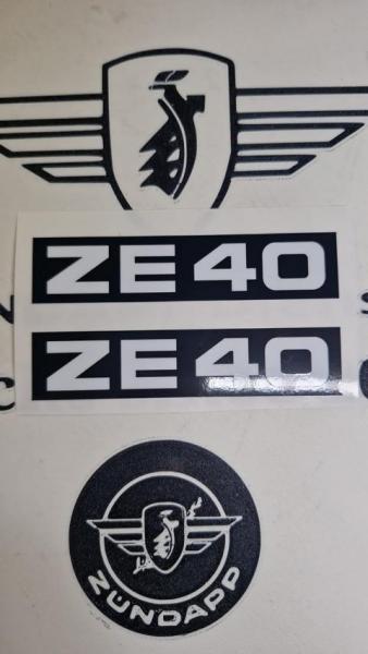 Zündapp Aufkleber 2 x " ZE 40 " wie Original auf schwarzem Hintergrund  Typ 460 Seitendeckel 460-10.119