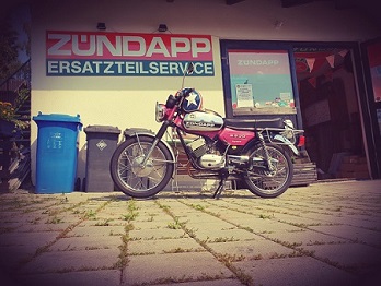 Zündapp® Dienst Leuchs Shop - Zündapp 2 x M7 x 55mm Schraube für Sitzbank /  Heckteil